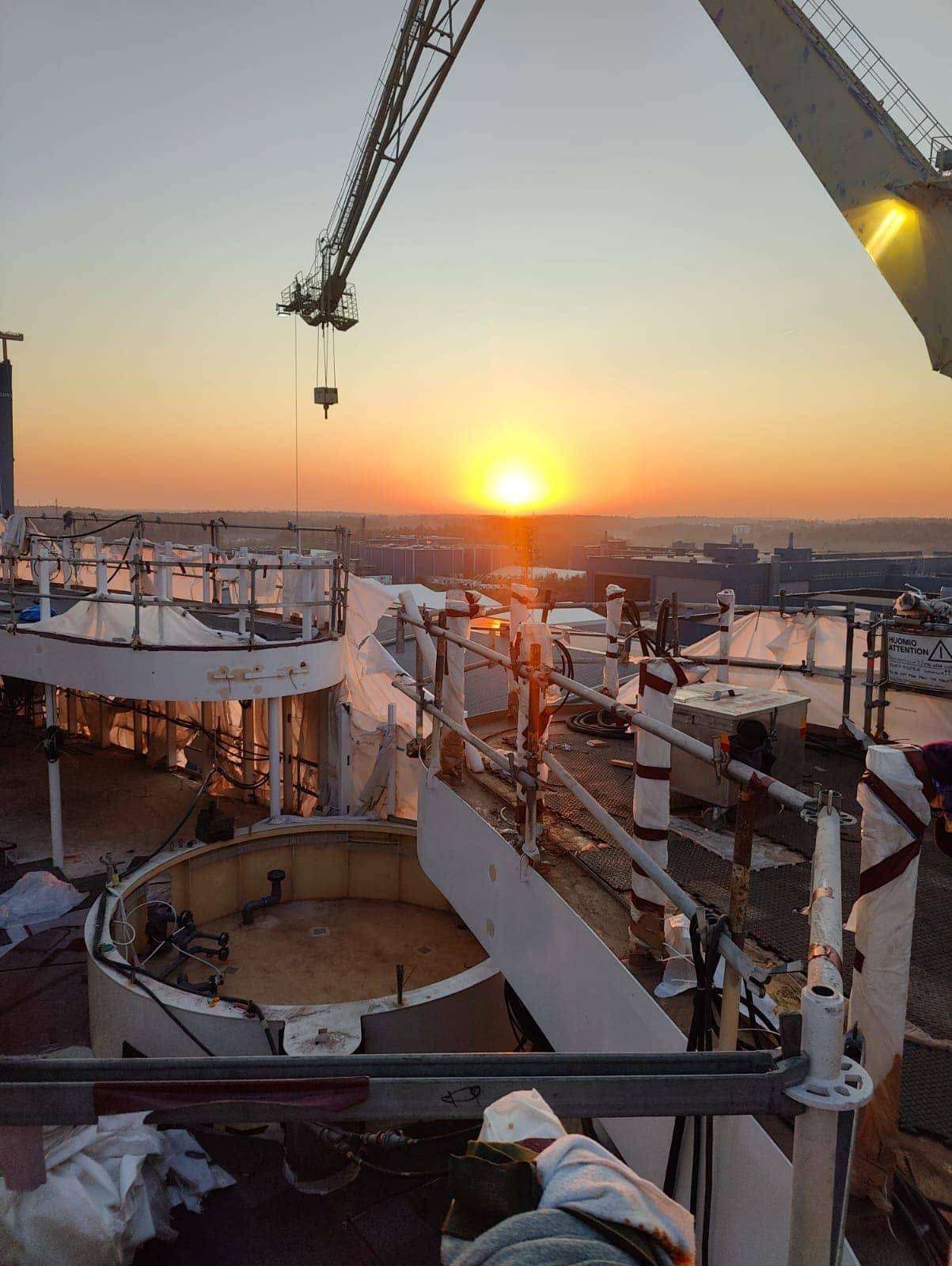 Sunset over the upper deck under construction