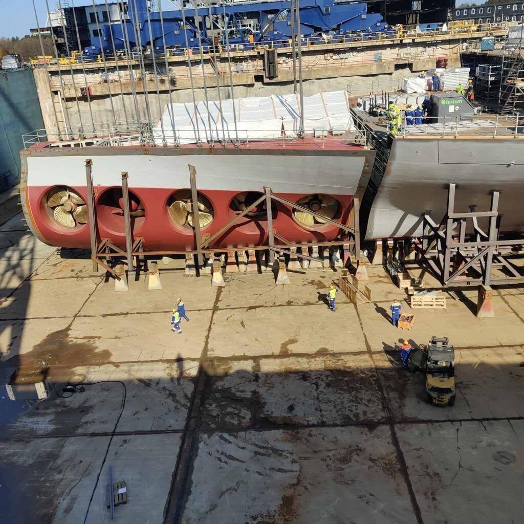 Stern blocks with thruster tunnels in the dock
